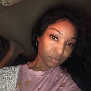 Meet your Posher, Waynette